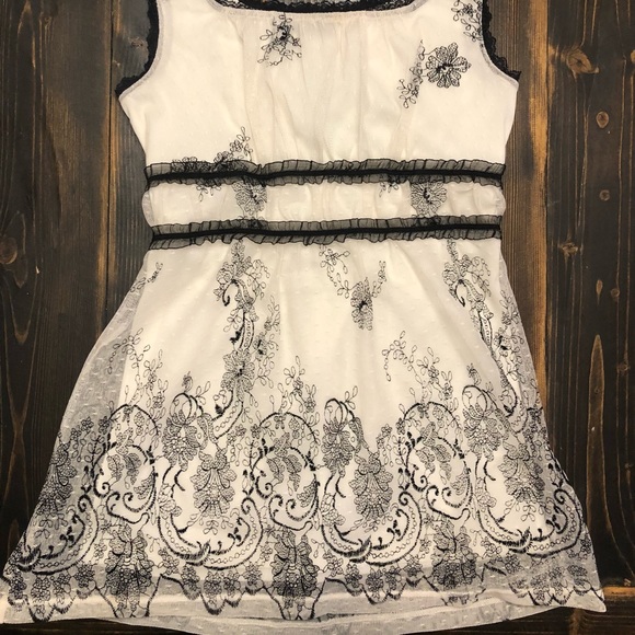 Maurices Beautiful & Classic Creamy White & Black Lace Netted A-line Blouse SZ S - Picture 3 of 10